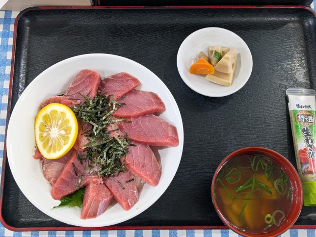 本マグロ鉄火丼　￥700