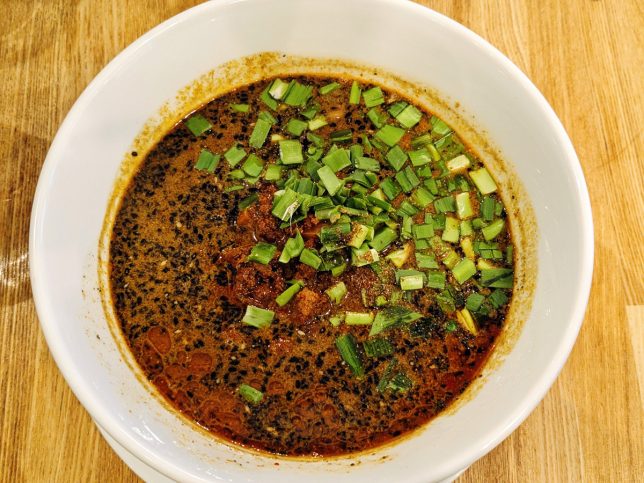 黒胡麻担々麺　￥900