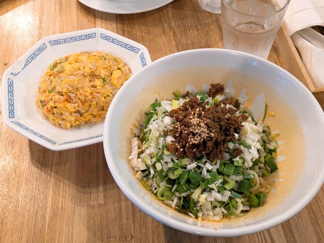 好々爺の汁なし担々麺　￥900